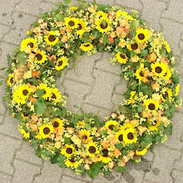 Trauerkranz mit Sonnenblumen Bild 1